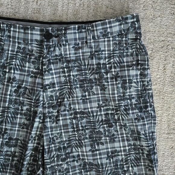 Tommy Bahama | Floral Shorts - Picture 2 of 10